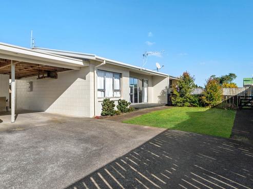 2/70 Helvetia Road, Pukekohe