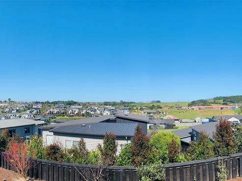 13 Knoll Rise, Pukekohe