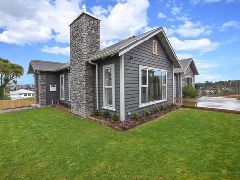 8 Arcadia Place, Halfway Bush