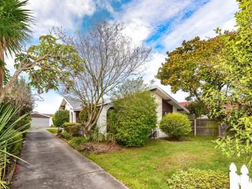 16 Westmont Street, Ilam