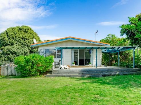 17 Eruini Street, Waikanae Beach