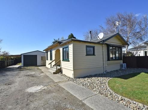 128 Venus Street, Strathern