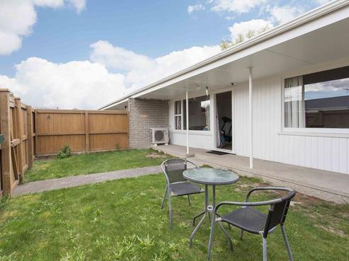 2/9 Curletts Road, Sockburn