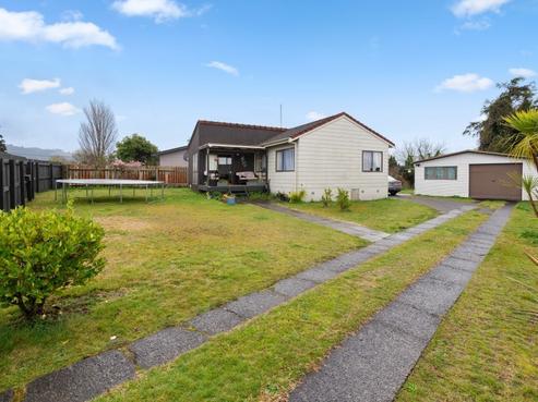12 Thebes Street, Westbrook