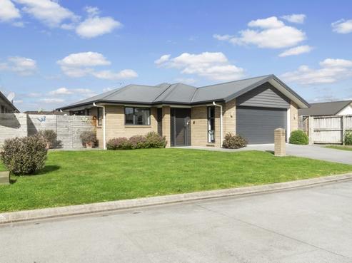 18 Shrule Place, Rototuna North