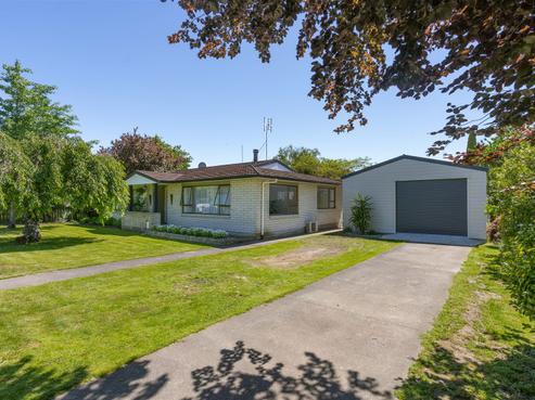 19 Mcmaster Street, Greytown