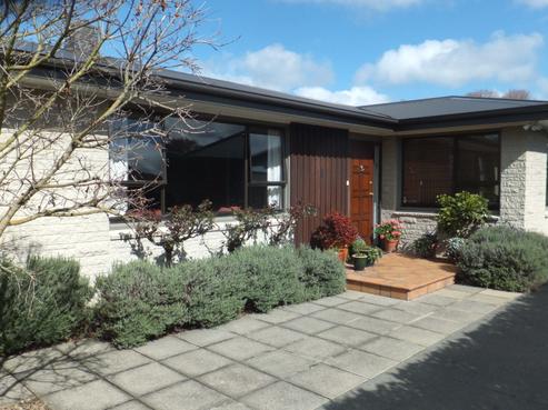 7 Ambleside Drive, Burnside