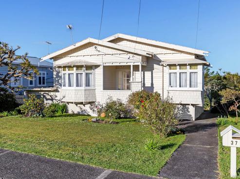 37 Hanlon Crescent, Narrow Neck