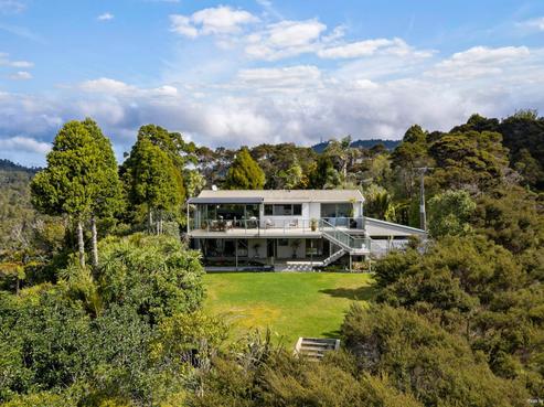 756 West Coast Road, Oratia