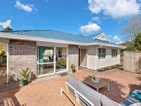 4/919 Whangaparaoa Road, Manly