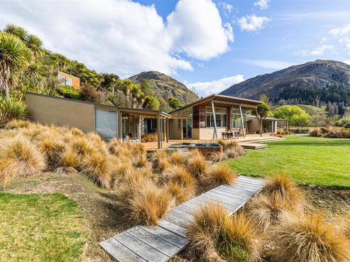 411 Tucker Beach Road, Queenstown Hill