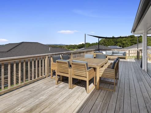 76 Pebble Beach Boulevard, Kamo