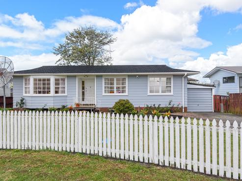 17 Medina Place, Half Moon Bay