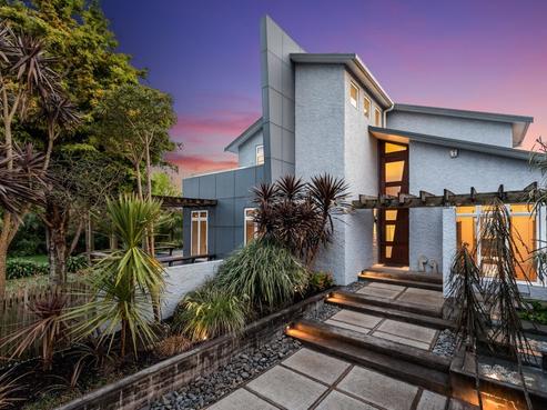 132 River Road, Hamilton East