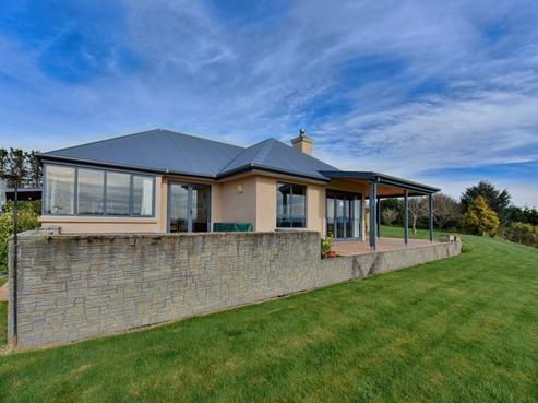 239 Pyramid Siding Road, Gore Surrounds