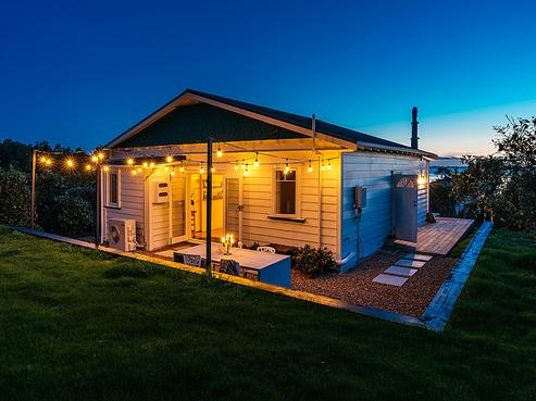 15 Alison Road, Surfdale