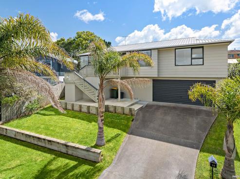 15 Donald Street, Stanmore Bay