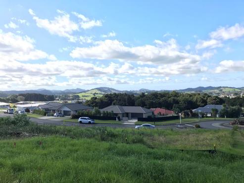 37 Pebble Beach Boulevard, Kamo