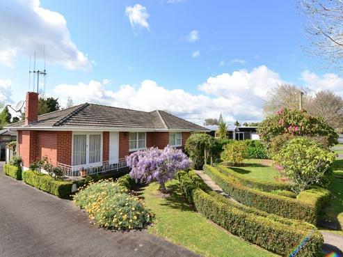 738 River Road, Chartwell