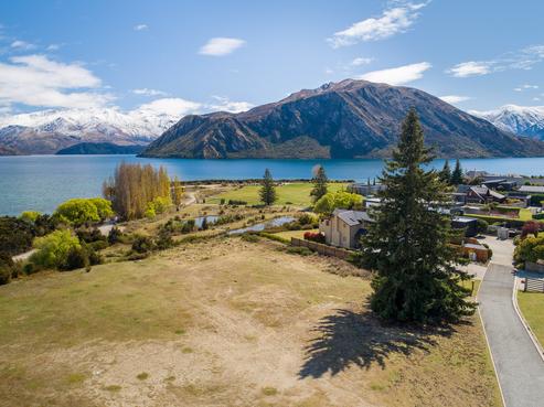 14 Baker Grove, Wanaka