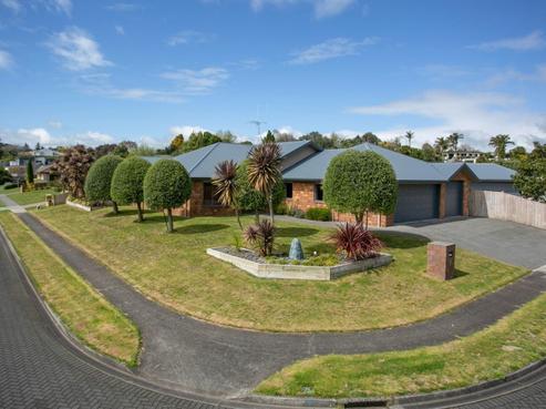 4 Chesterton Drive, Leamington