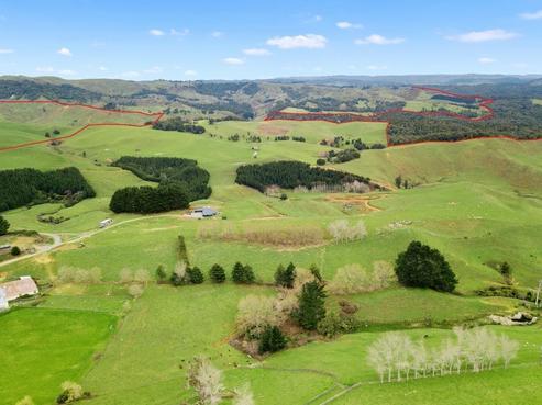 860 Okupata Road, Oparau