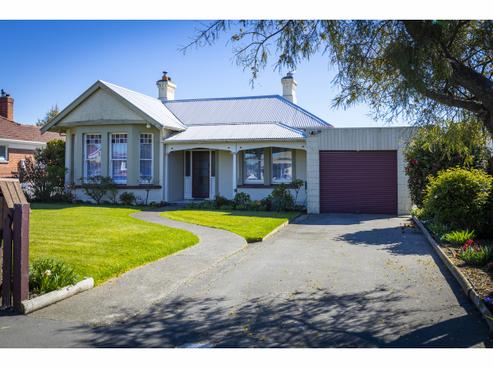 47 Maltby Avenue, West End