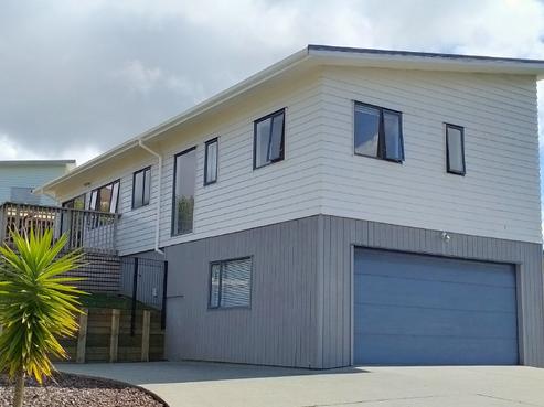 11 Te Whai Street, Mangawhai Heads