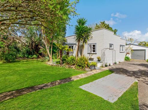 6 Racecourse Road, Waiuku