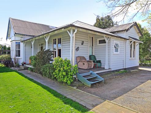 402 Nottingley Road, Frimley