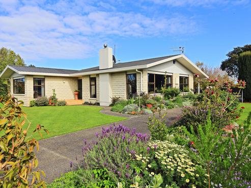 55 Ferry Road, Clive