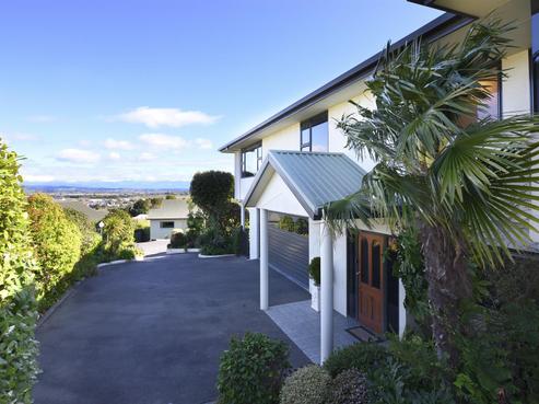 46 Olympus Way, Richmond