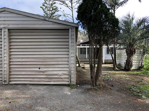 6121 State Highway 10, Awanui