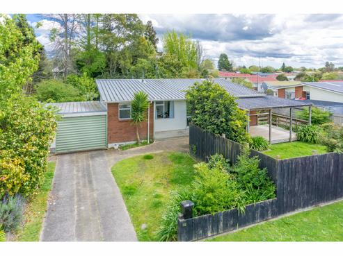 14 Magee Place, Chartwell
