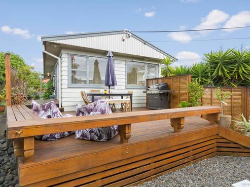 4 Vodanovich Road, Te Atatu South