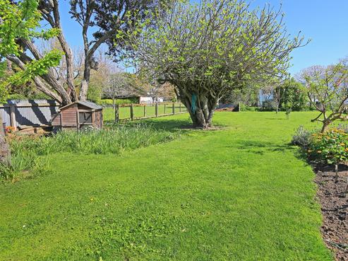 57 Ferry Road, Clive