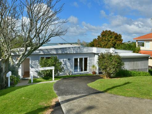 2 Arkles Drive, Manly