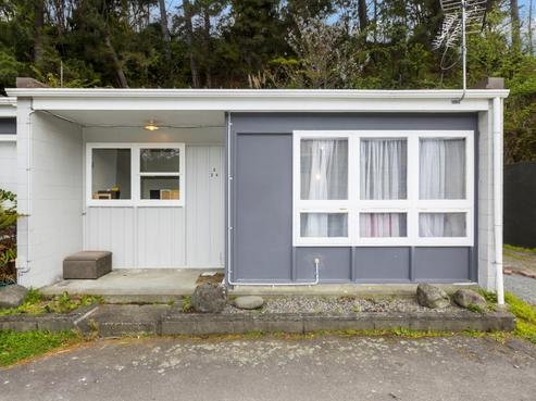 24B Deller Grove, Silverstream