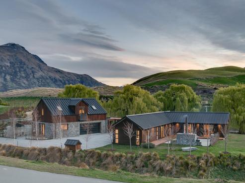 82 Threepwood Road, Dalefield/Wakatipu Basin