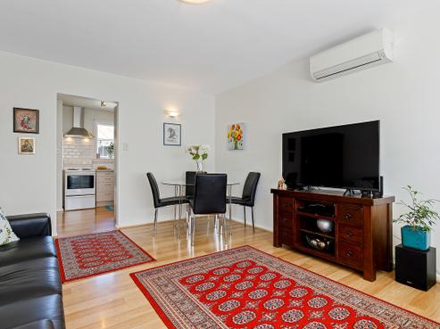 2/79 Hills Road, Edgeware