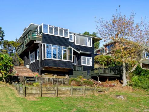 211 Titirangi Road, Titirangi