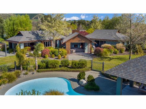 293 Ranzau Road, Hope