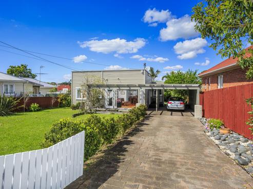 21 Roberts Avenue, Bayswater
