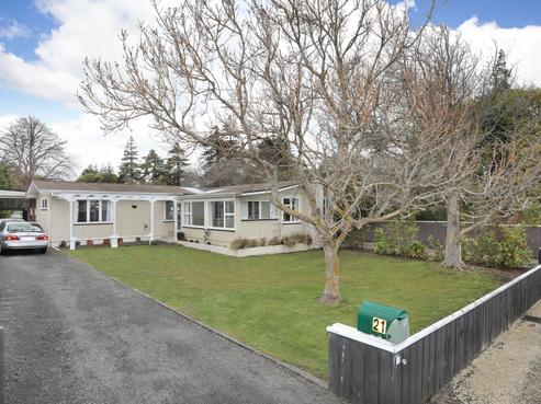 21 Oxford Street, Marton