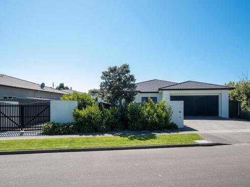 29 Heynes Place, Clive