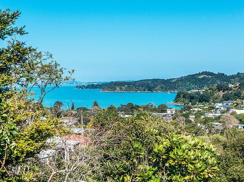 51 Ocean Road, Surfdale