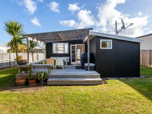 104 Riverview Road, Whangamata