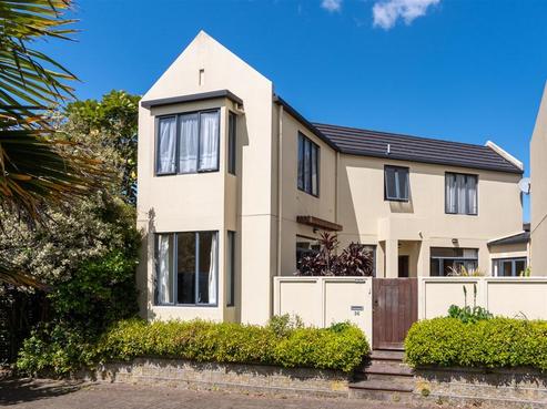 36 Vinograd Drive, Te Atatu Peninsula