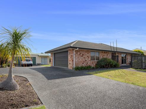 35 Bermuda Place, One Tree Point