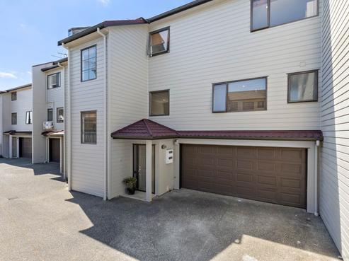 2/27 Campbell Road, Royal Oak